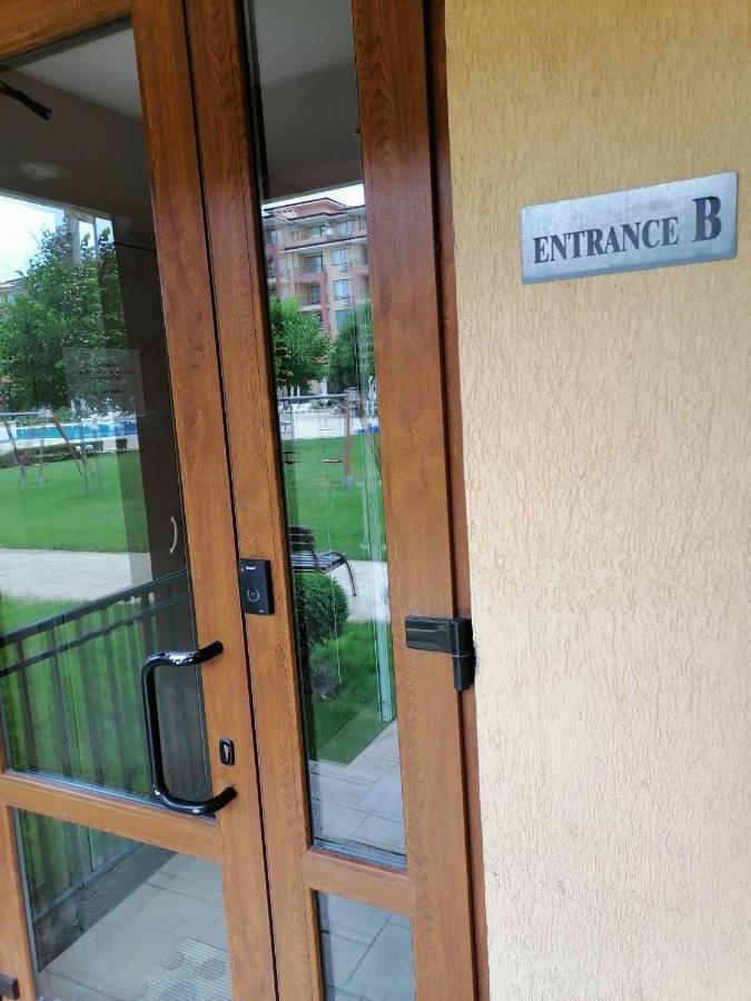 Bright Studio With Parking & Pool Święty Włas Zewnętrze zdjęcie