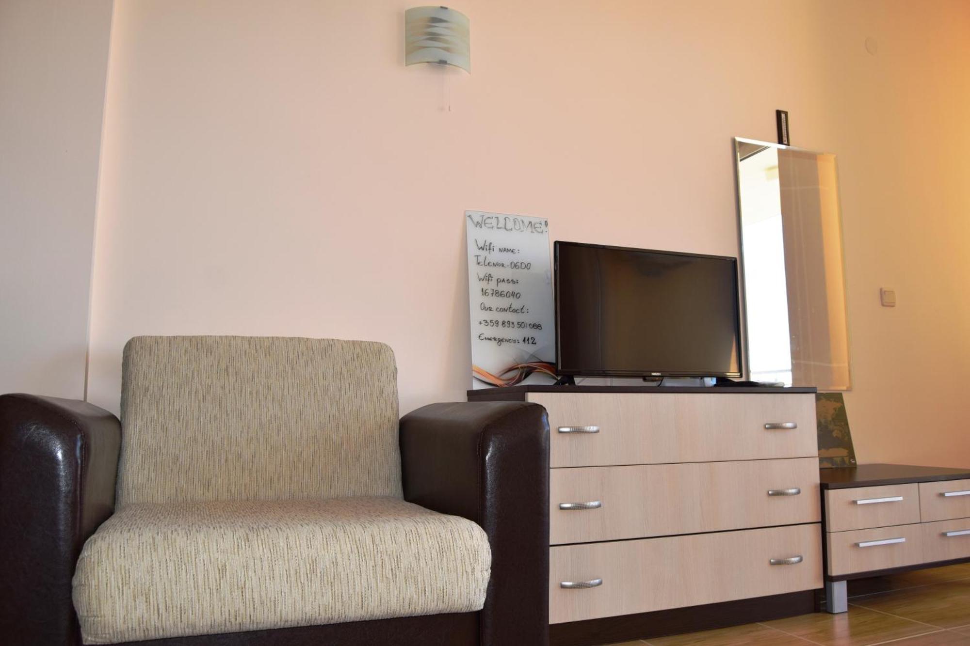 Bright Studio With Parking & Pool Święty Włas Zewnętrze zdjęcie