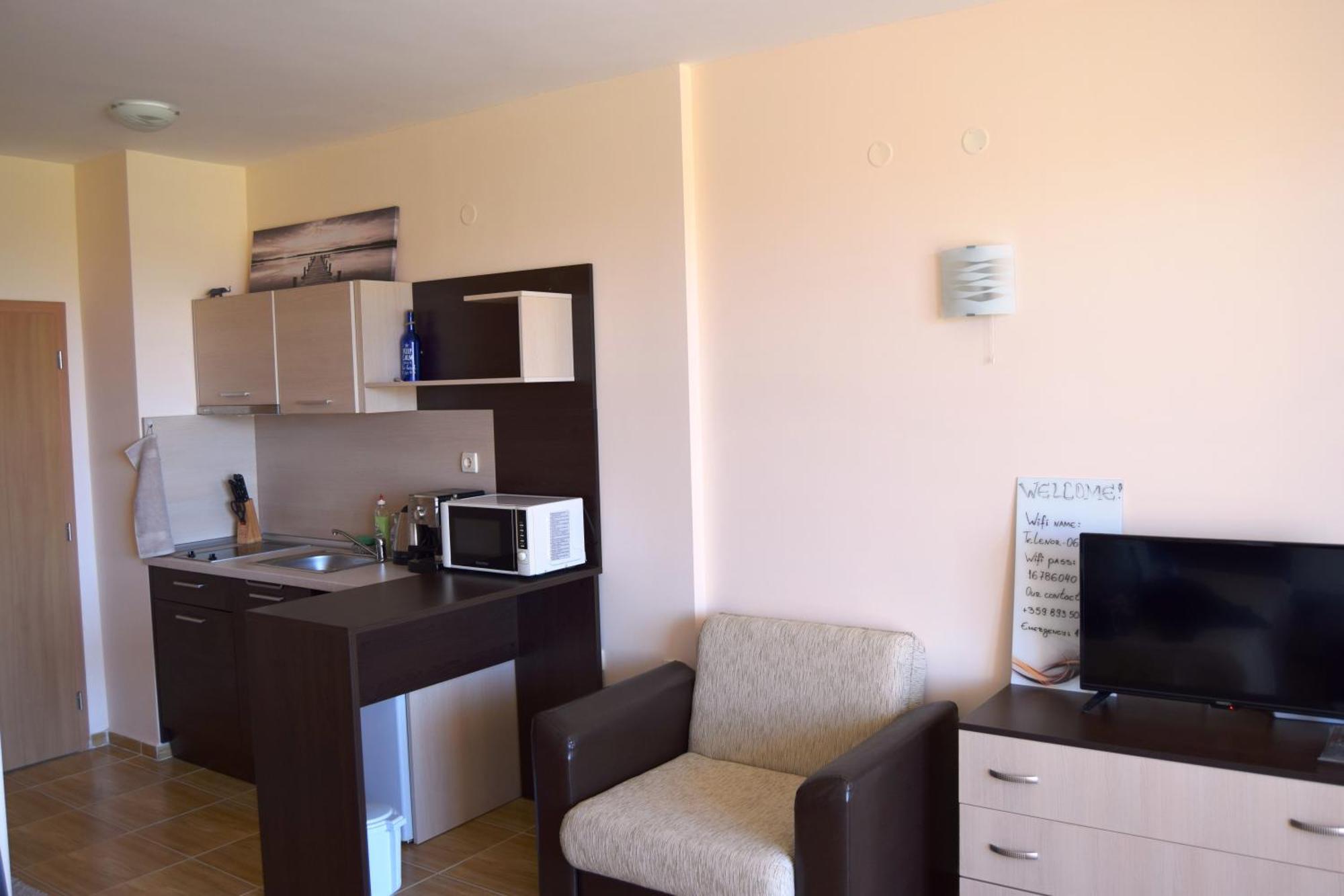 Bright Studio With Parking & Pool Święty Włas Zewnętrze zdjęcie