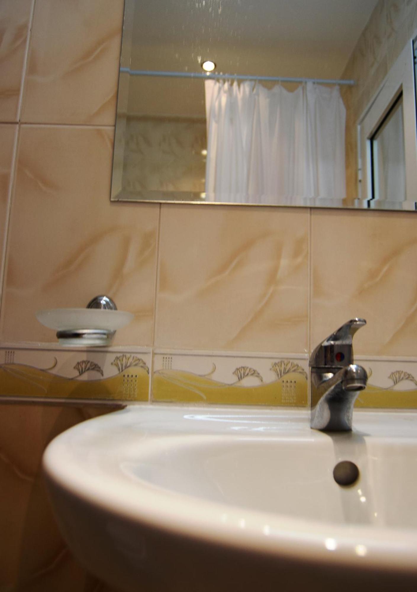 Bright Studio With Parking & Pool Święty Włas Zewnętrze zdjęcie